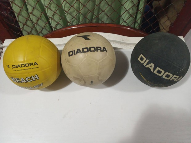 Diadora kis labdák