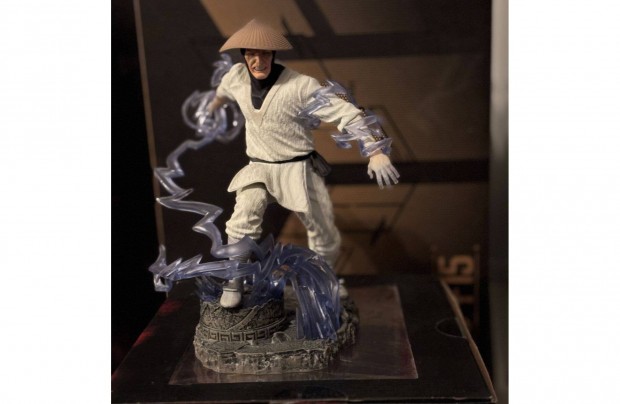 Diamond Select Toys Mortal Kombat Raiden szobor figura