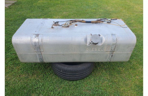 Diesel üzemanyag tank gázolaj alu tartály