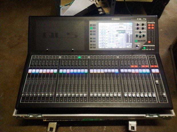 Digital Yamaha QL5