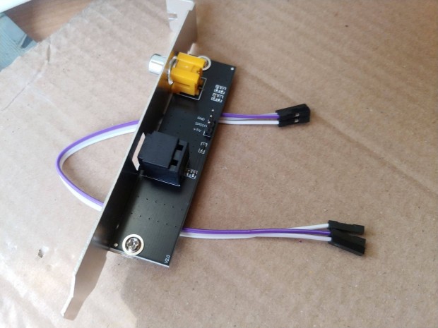 Digitális Audio SPDIF ( Toslink ) és Coaxial csatlakozó panel