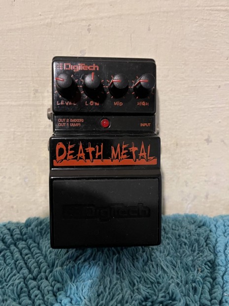 Digitech Death Metl Torzt ra:25.000 Forint.