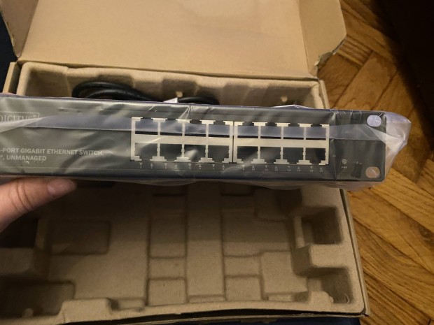 Digitus DN-80115 16-port Gigabit Ethernet Switch j