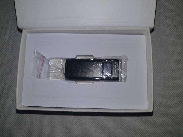 Diktafon Pendrive MP3 lejtsz 8GB LCD kijelzs Vox