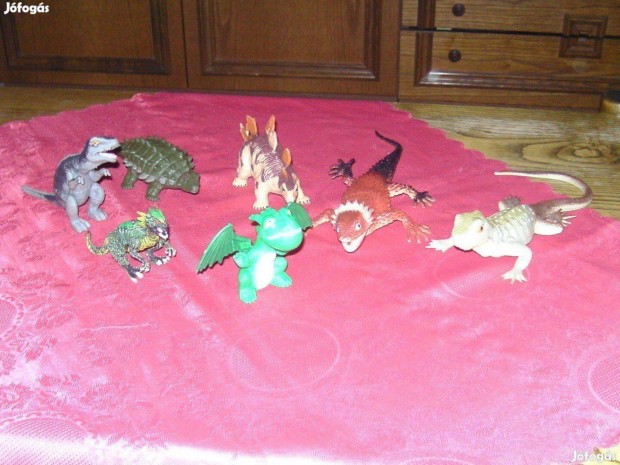 Dinoszaurusz figurk