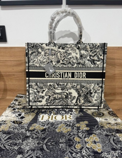 Dior Book Tote taska
