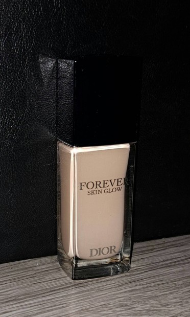 Dior Forever Skin Glow Foundation alapoz�