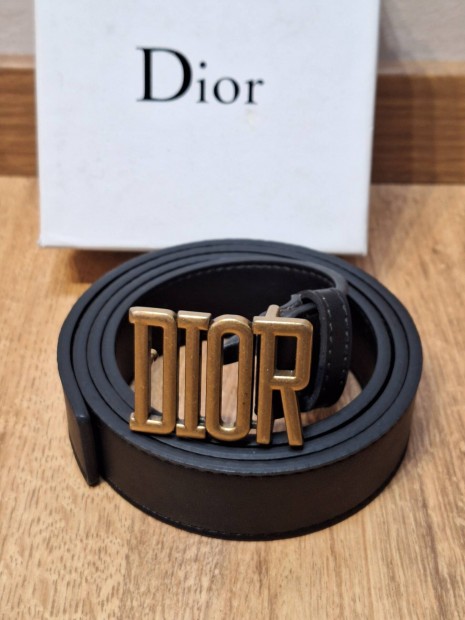 Dior j br v szmozott