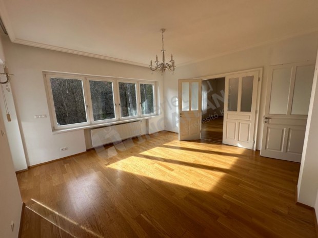 Di�s �rokn�l luxusvilla kiad�