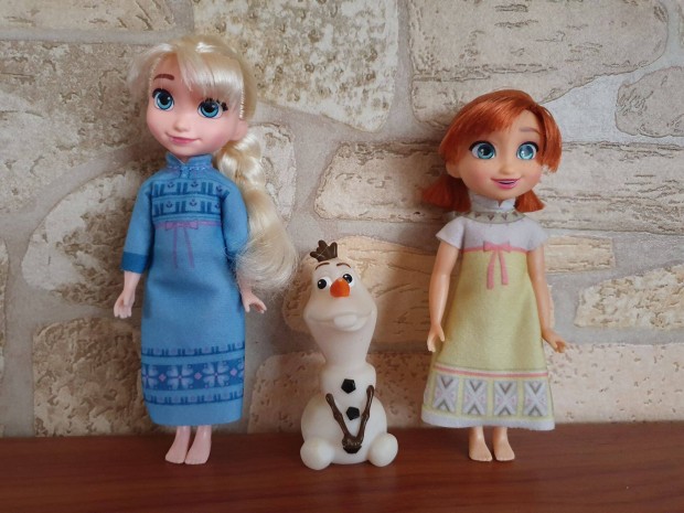 Disney Jgvarzs 2. kis Elsa s Anna babk Olaf figurval