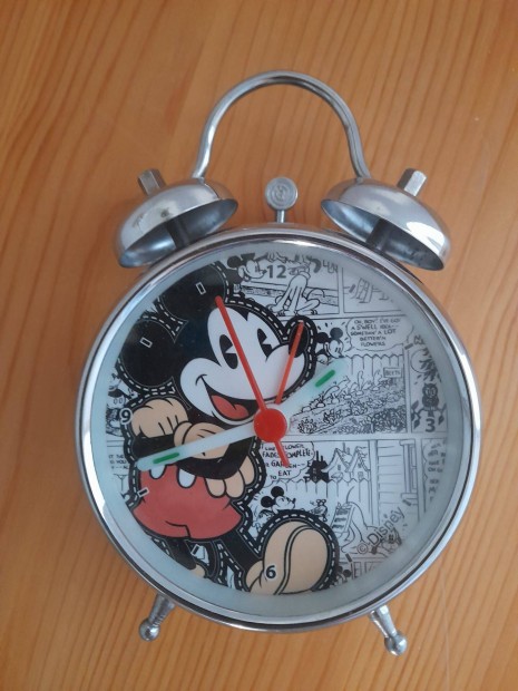 Disney Mickey eg�r figur�s �ra
