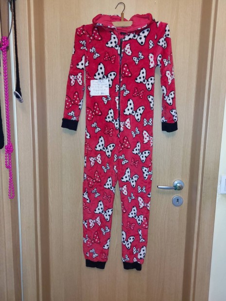 Disney  overal pijama kb 140 cm  Lefoglalva D. te