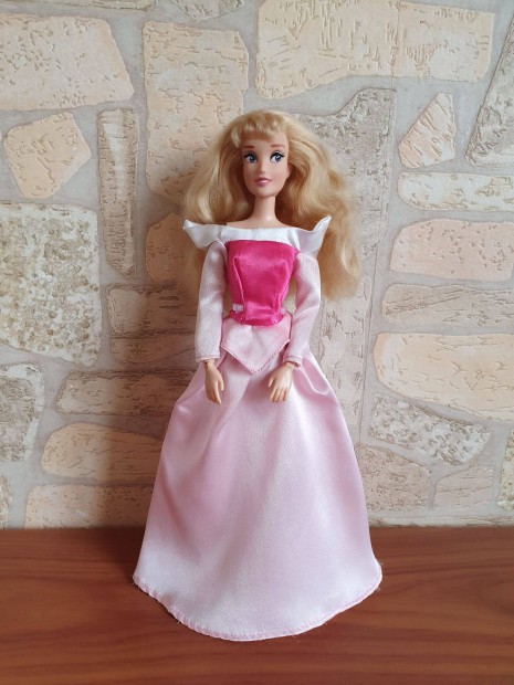 Disney store Csipkerózsika barbie baba