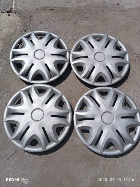 Dsztrcsk eladk (13colosak)