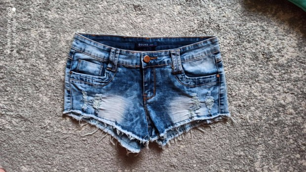 Divatos koptatott szaggatott farmer short, rövidnadrág