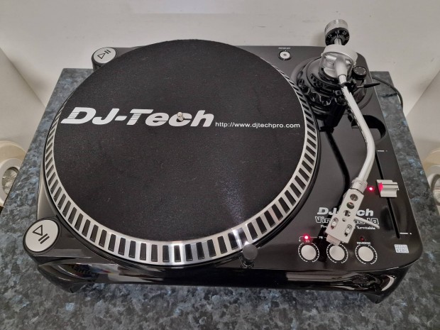 Dj-Tech vadonatj vinyl lemezjtsz Audio Technika hangszedvel 