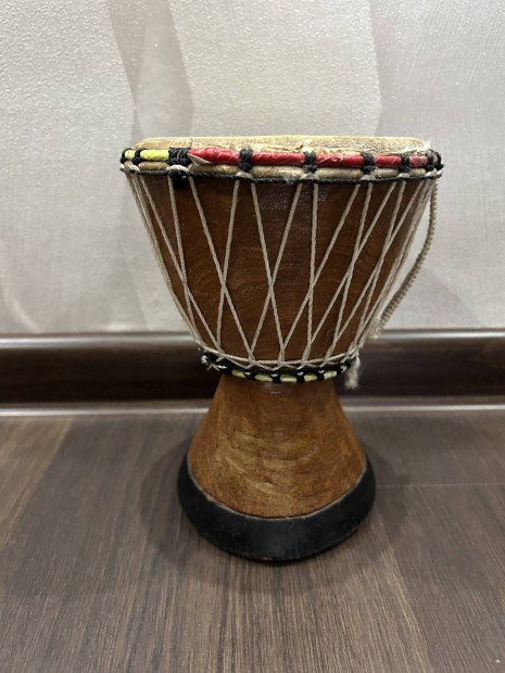 Djembe, dob 19 cm magas