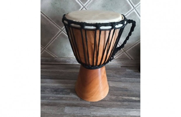Djembe afrikai dob