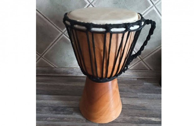 Djembe afrikai dob