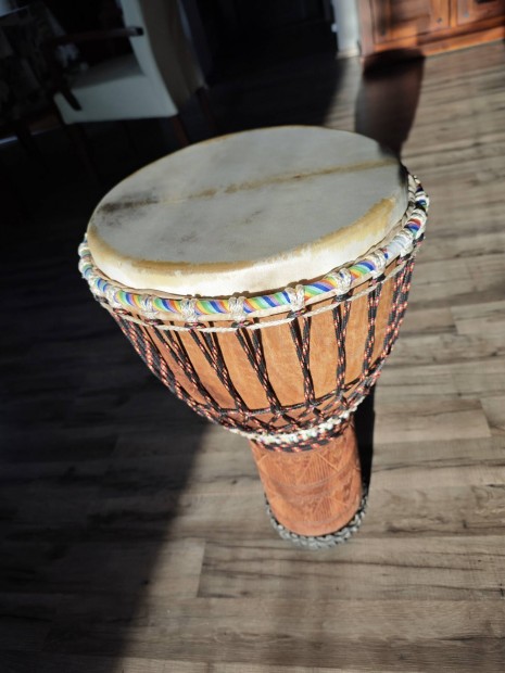 Djembe elad