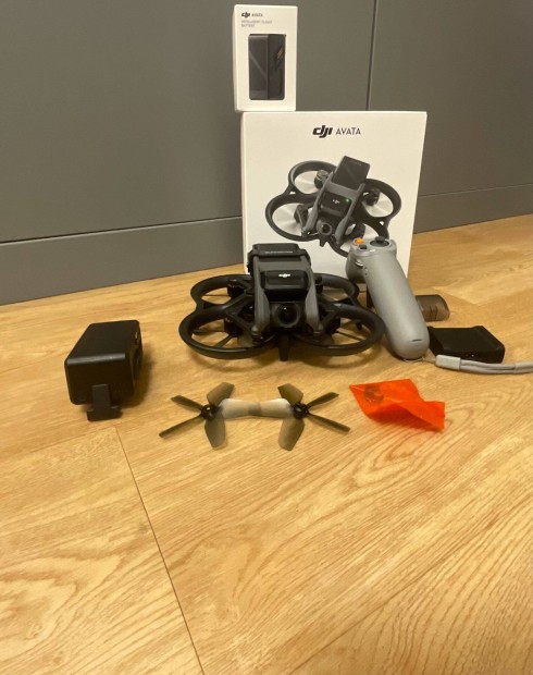 Dji avata + Motion controller + Akumltor 2 db + DJI CARE