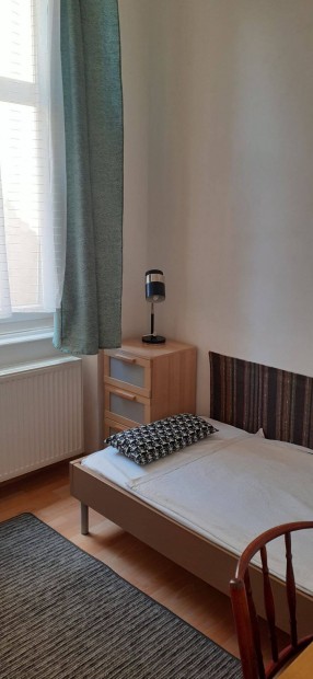 Dob utcai 1,5 szobs laks kiad