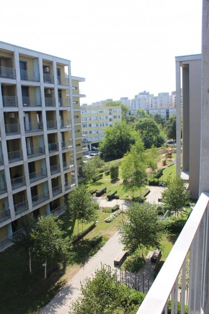 Dczy parkban nappali + 1 szobs laks elad btorozva