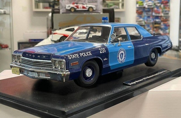 Dodge Monaco Massachusetts State Police 1974 1:18 1/18 KK-Scale