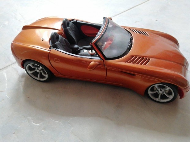 Dodge tanulmnyaut 1:18 Maisto