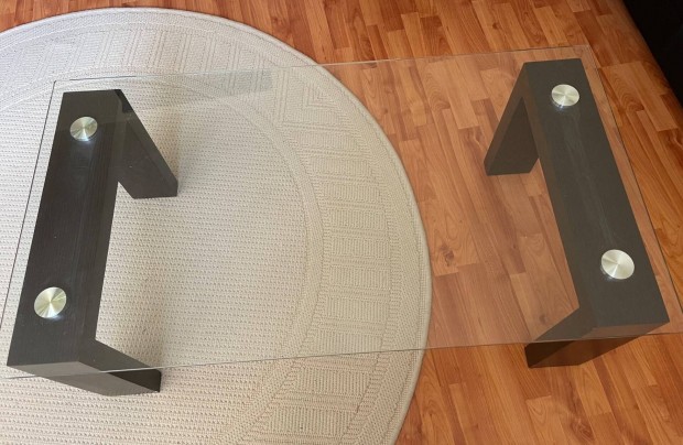 Dohnyz asztal (veg+fa, 120x65 cm)