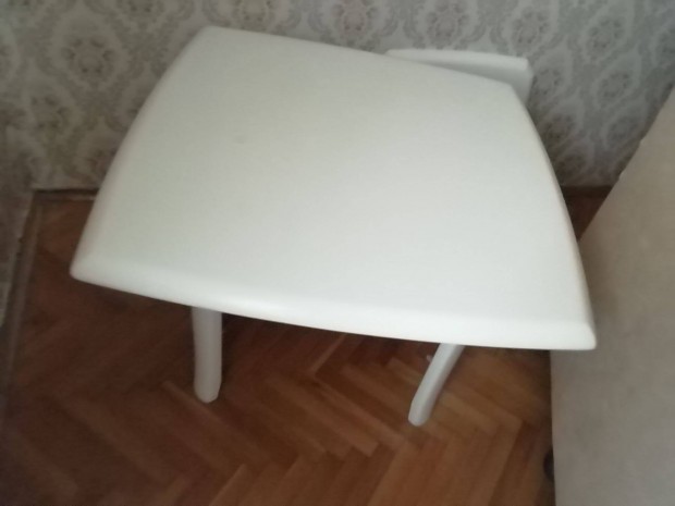 Dohányzó asztal eladó