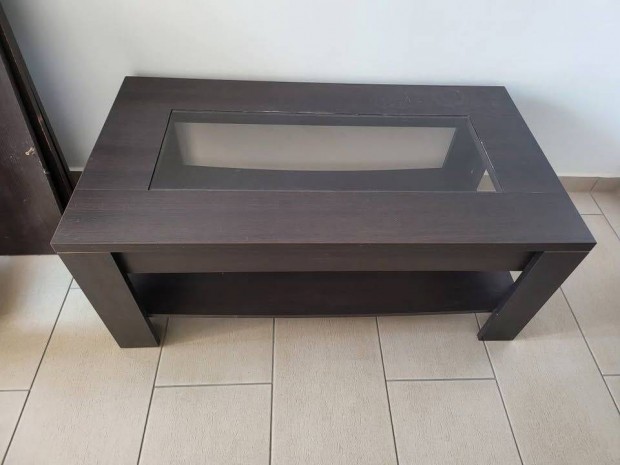 Doh�nyz�asztal (Szombathely)