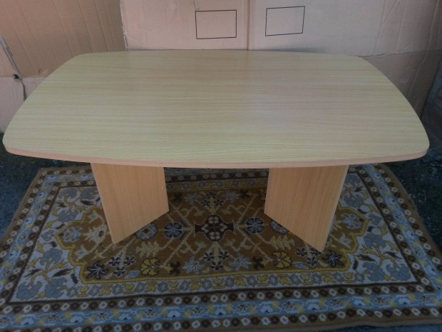 Dohnyzasztal elad jszer vilgos szobai asztal 90x57 cm