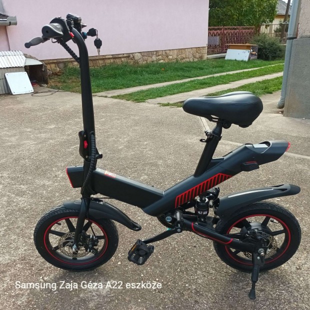 Dohiker. Elektromos E-BIKE