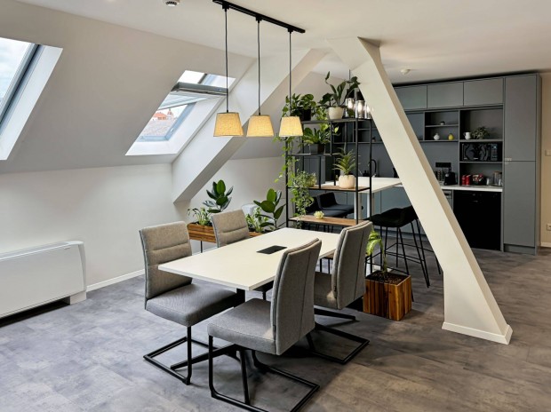 Dolgozzon hat�konyabban egy k�z�s haszn�lat� irod�ban Regus F�szek Off