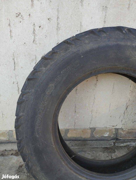 Domaszken elad traktor gumi