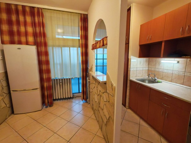 Domb�v�r - Belv�ros - 52 nm - 2 szob�s lak�s elad�!