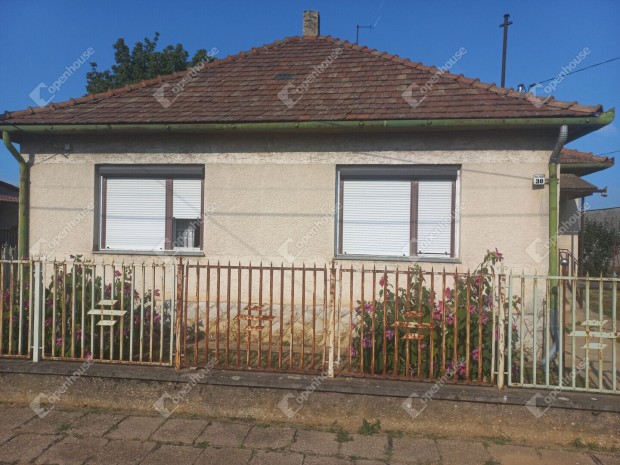 Domb�v�ri elad� 90 nm-es h�z