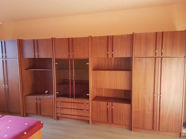 Domokos Lajos uc�n 1,5 szob�s lak�s elad�!