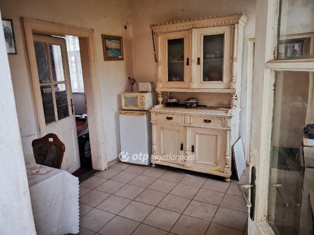 D�ms�di elad� 128 nm-es h�z