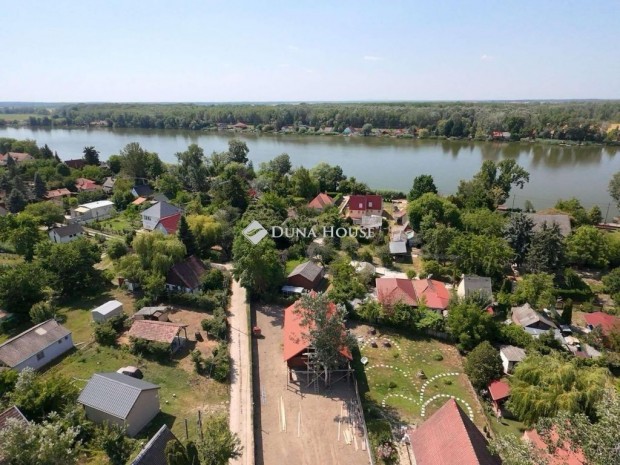 D�ms�di elad� 133 nm-es h�z