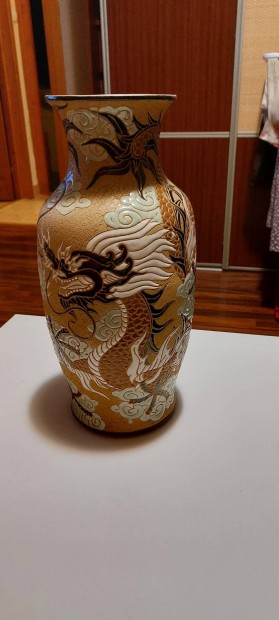 Dona vietn�mi  k�zzel festett padl�v�za 40 cm.