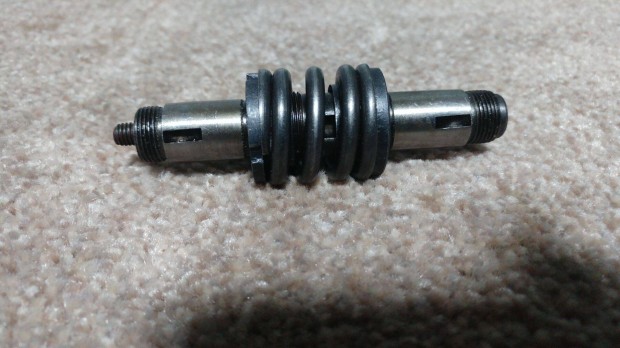 Dong motor kuplung tengely