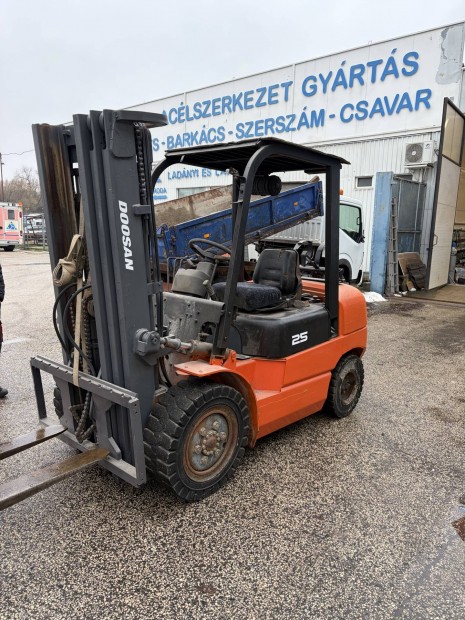 Doosan 2.5T benzin -g�z targonca