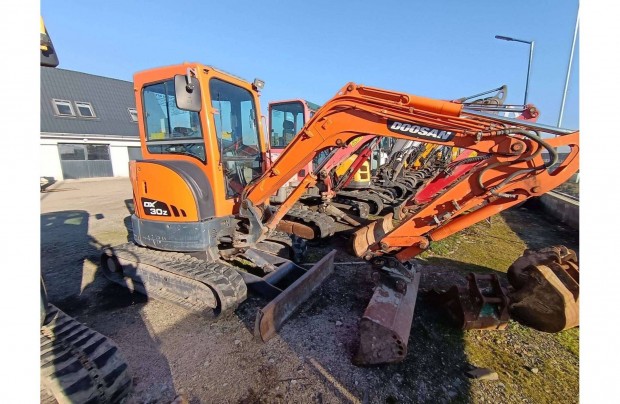 Doosan DX 30 Z mini kotr