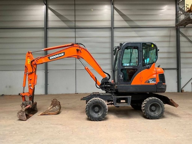 Doosan DX 55 W/ 5.110 óra / Lízing 20%-tól