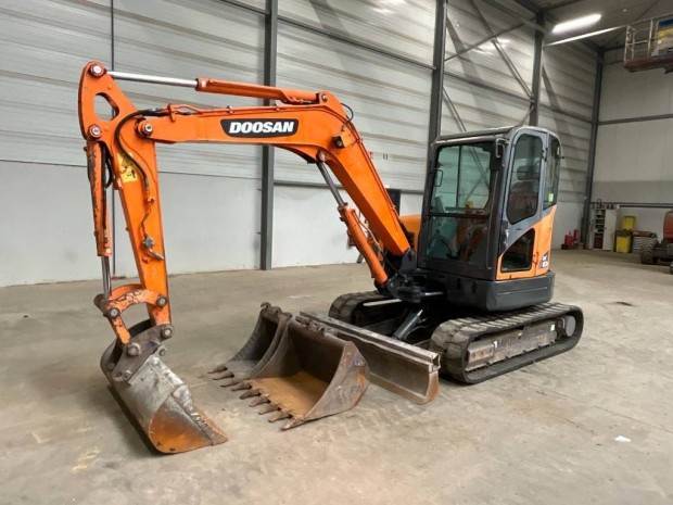 Doosan DX 60 R / 4.162 h üzemóra / Lízing 20%-tól