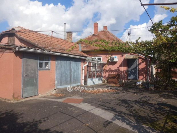 Dorm�ndi 75 nm-es h�z elad�