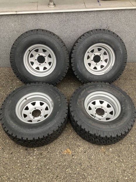 Dotz 8x15 5x139,7 et-35 31x10,5 gumival offroad