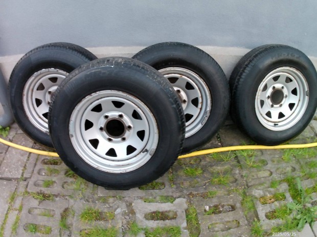 Dotz Dakar acél felni szett(jó gumikkal) 6x139,7-15x7J- ET12